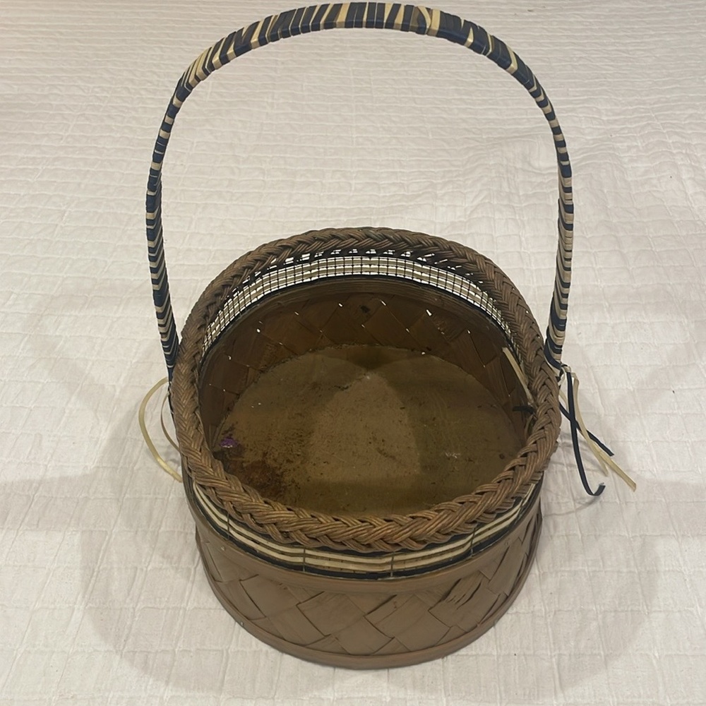 Vintage woven decorative basket braided gold blue white ribbon handle Easter